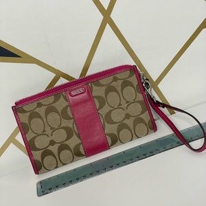 Coach wristlet wallet